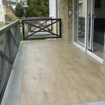 Hullam Apartman B Apartment Balatonoszod